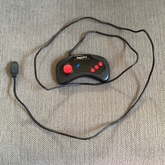 Quick Shot Sega Genesis controller - Picture 1 of 5